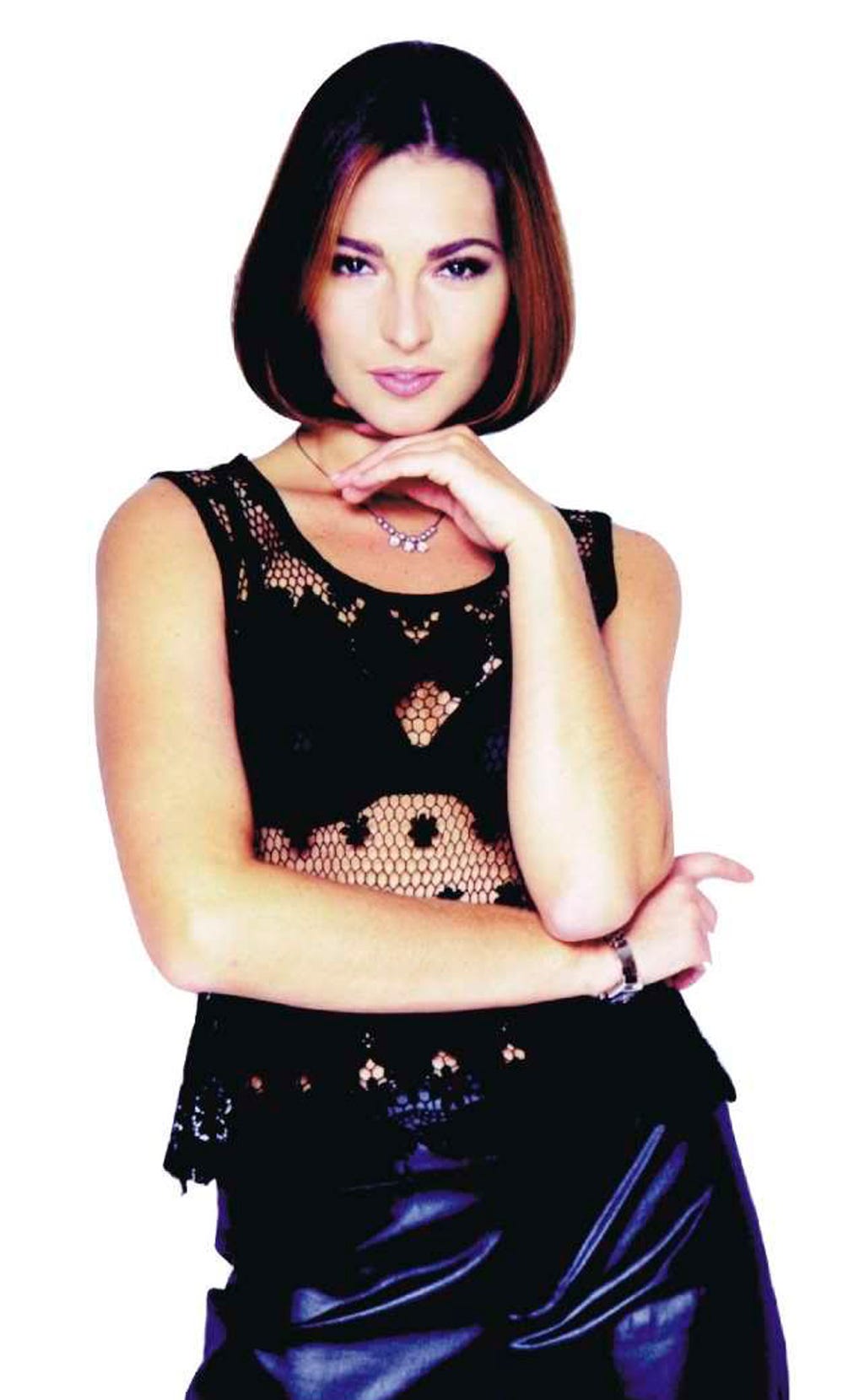 Sleeve, Shoulder, Joint, Jewellery, Waist, Chest, Eyelash, Trunk, Abdomen, Fashion accessory, 