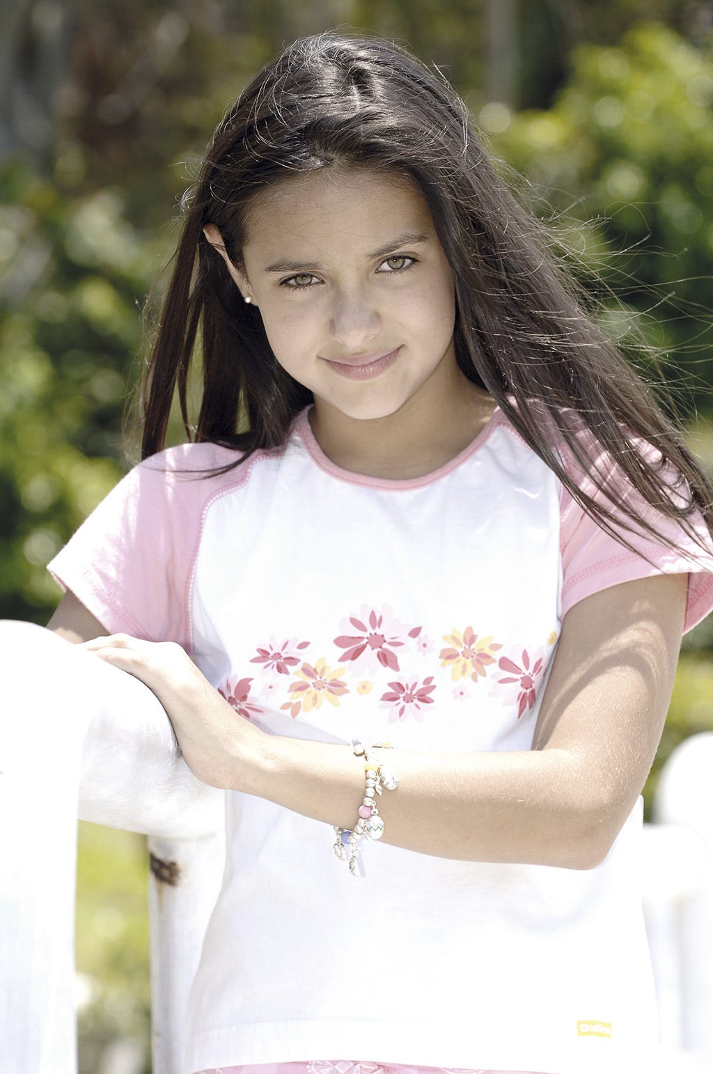 Hair, Beauty, Pink, Photography, Child model, Long hair, Photo shoot, Brown hair, Portrait, T-shirt, 