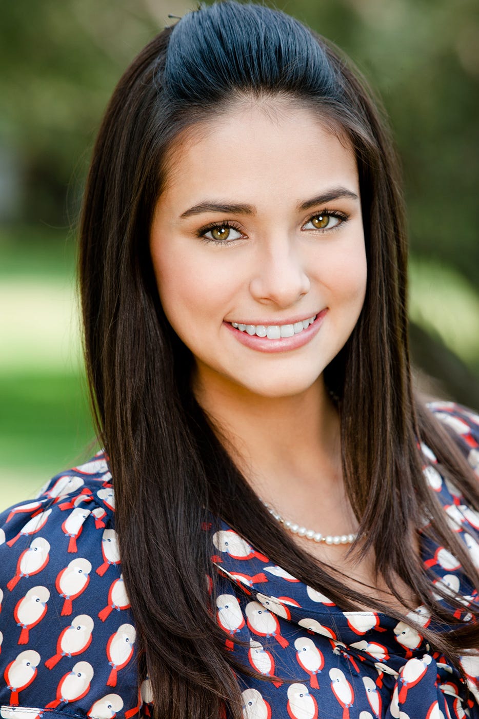 Clothing, Nose, Smile, Lip, Eye, Hairstyle, Eyebrow, Happy, Eyelash, Facial expression, Clothing, Nose, Smile, Lip, Eye, Hairstyle, Eyebrow, Happy, Eyelash, Facial expression,