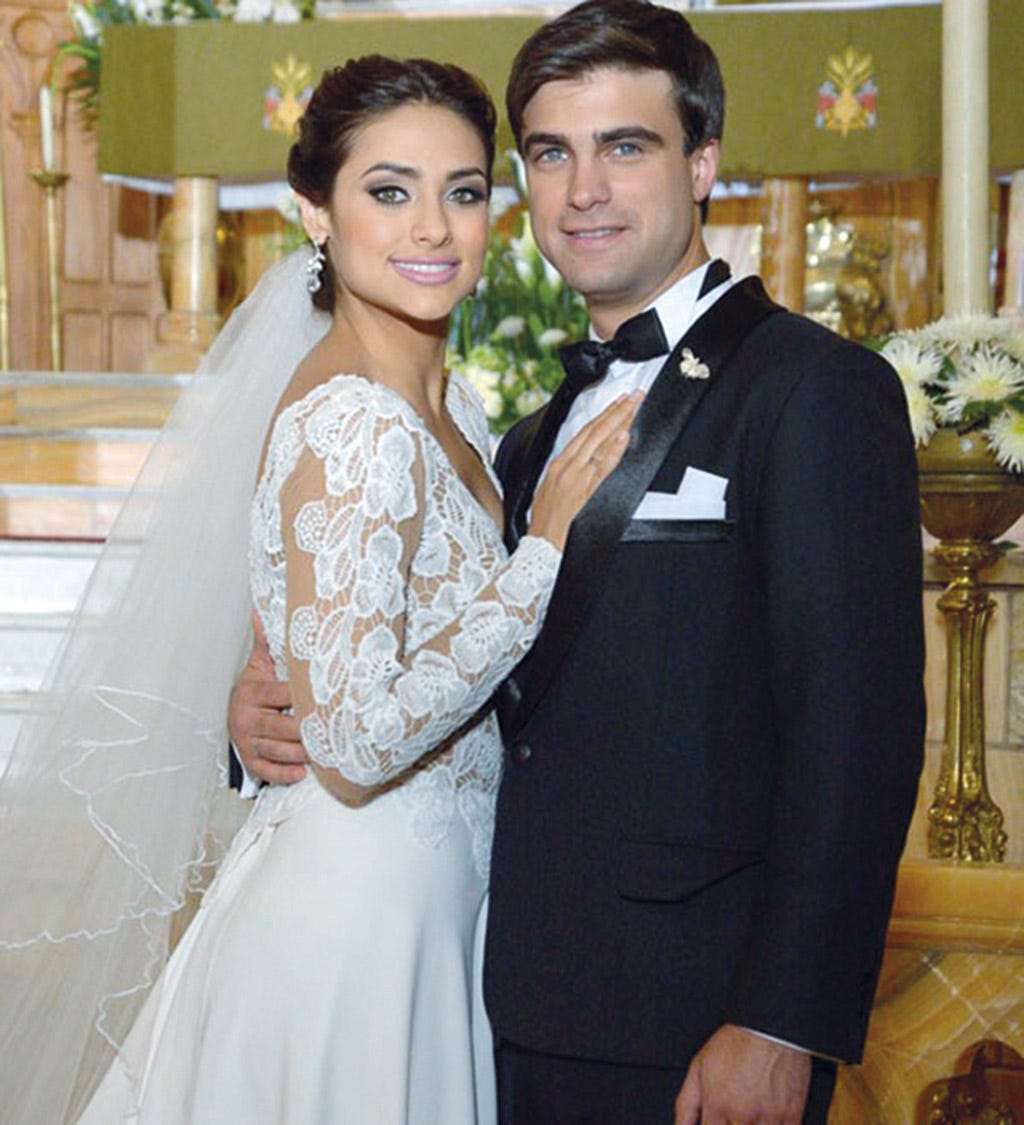 Coat, Trousers, Shirt, Outerwear, Happy, Dress, Bridal clothing, Formal wear, Collar, Facial expression, 
