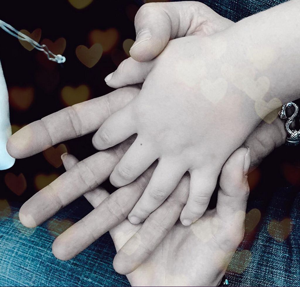 Finger, Hand, Nail, Wrist, Thumb, Gesture, Body jewelry, Silver, Flesh, Ring, 