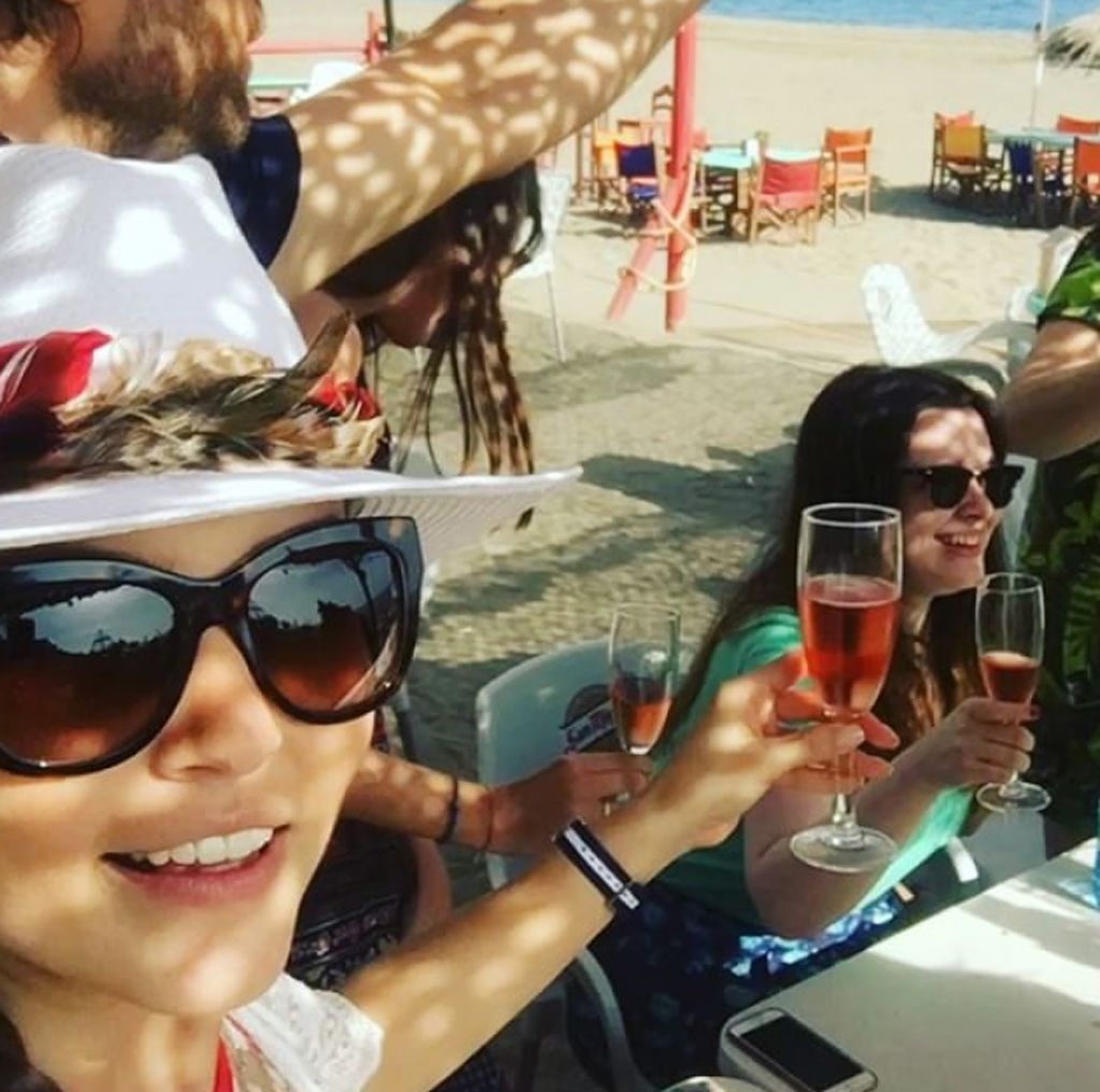 Eyewear, Vision care, Fun, Drink, Wine glass, Glass, Barware, Alcoholic beverage, Tourism, Alcohol, 