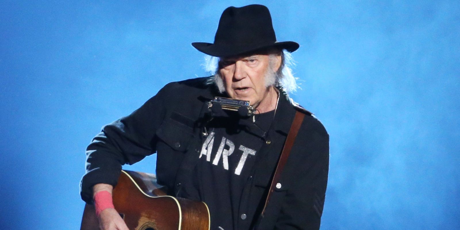 Neil Young Takes On Donald Trump In Angry Facebook Post - Donald Trump News