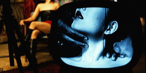 17 Clues to What Porn Is Really Like Behind the Scenes