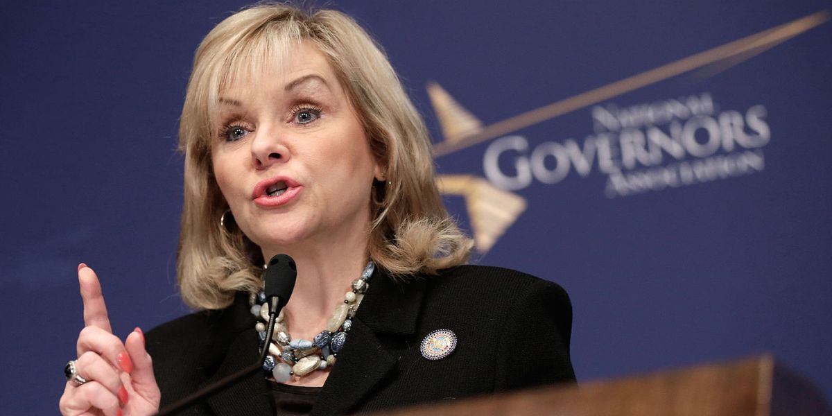 Oklahoma Governor Caught in a Fossil Fuel Tug-of-War