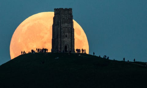 8 Stunning Photos of Last Night's "Super Blood Moon"