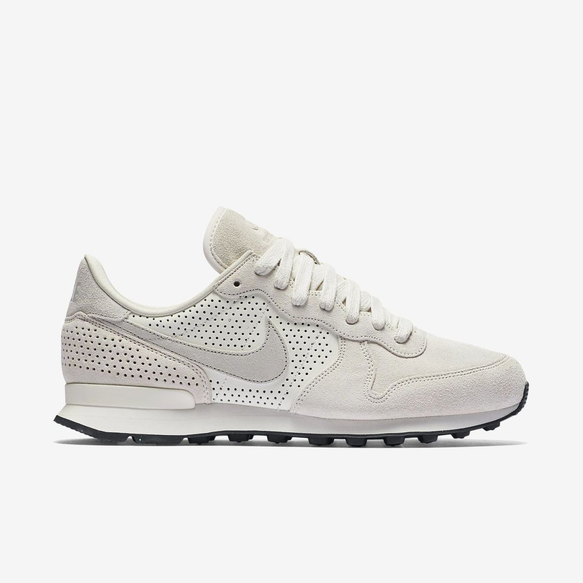 Nike Internationalist 'Luxe'- Classic Nike Shoes Upgraded