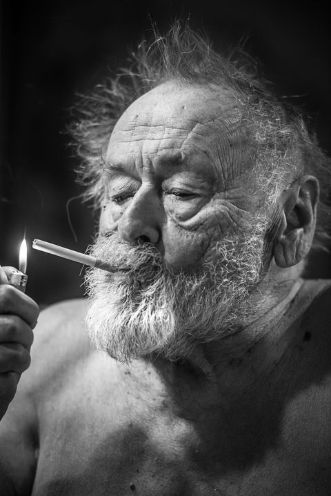 Cheek, Facial hair, Skin, Smoking, Jaw, Tobacco products, Beard, Cigarette, Smoking accessory, Barechested, 