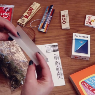 How to Roll a Joint Perfectly - How to Roll Marijuana Correctly