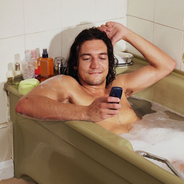 Shoulder, Room, Comfort, Barechested, Elbow, Bathtub, Muscle, Chest, Facial hair, Bathing, 