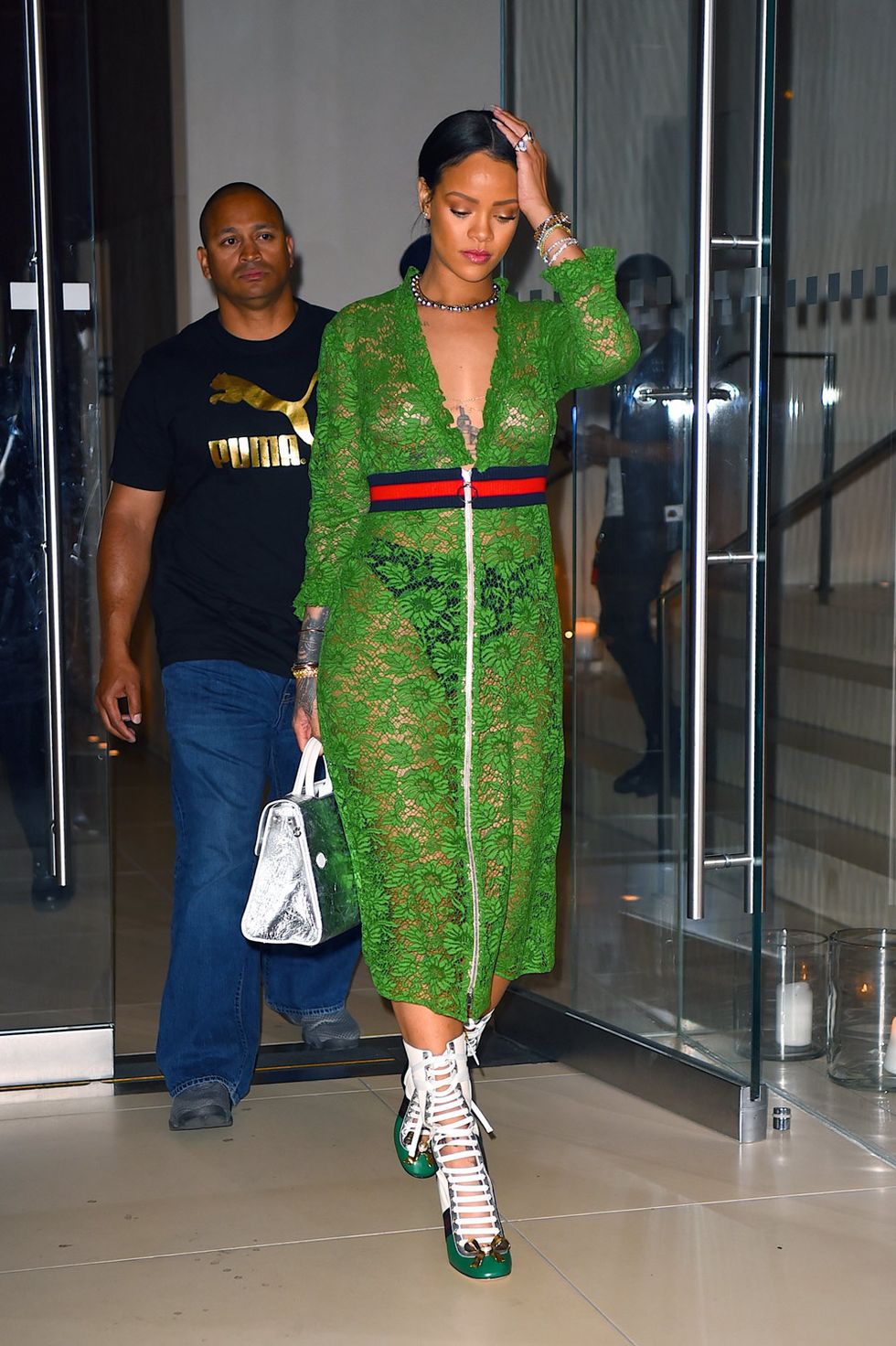 vinder helt seriøst At lyve Rihanna's Gucci Dress Is Totally NSFW