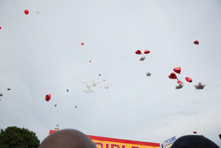 Daytime, Red, Crowd, Carmine, World, Balloon, Coquelicot, Party supply, Air sports, Air travel, 