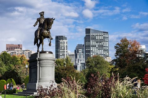 Statue of George Washington with Boston in the background