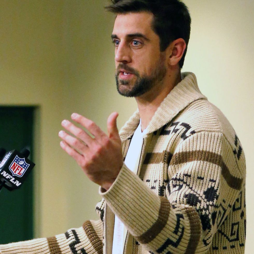 Aaron Rodgers showed up at a press conference dressed like The Dude