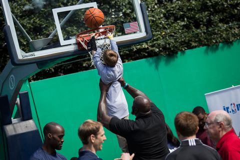 Head, Arm, Basketball hoop, Mammal, Team sport, Basketball, Basketball, Net, Basketball moves, Sports jersey, 