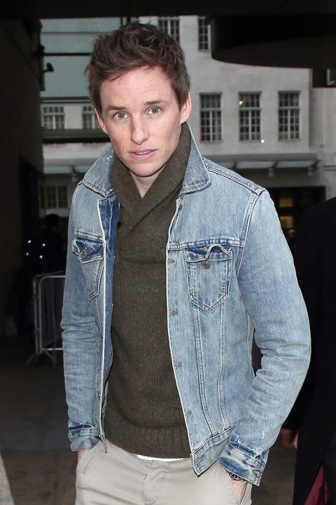 Eddie Redmayne Shows You the Coolest Way to Wear a Sweater This Fall