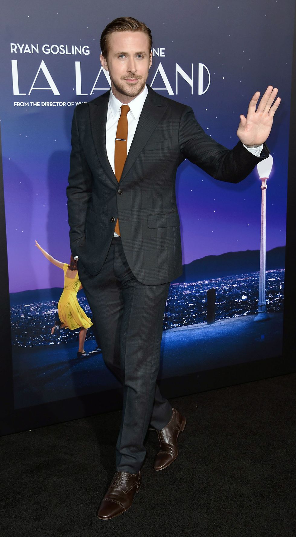 Ryan Gosling Shows You the Right Way to Wear a Suit This Winter - Ryan  Gosling La La Land Premiere