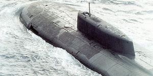 Submarine, Fluid, Liquid, Watercraft, Ballistic missile submarine, Wave, Boat, Cruise missile submarine, Wind wave, Black-and-white, 