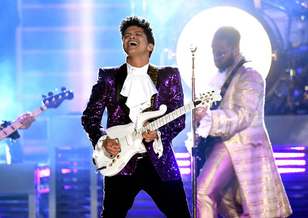Bruno Mars Prince Tribute Watch Bruno Mars Incredible Prince Tribute At The Grammys