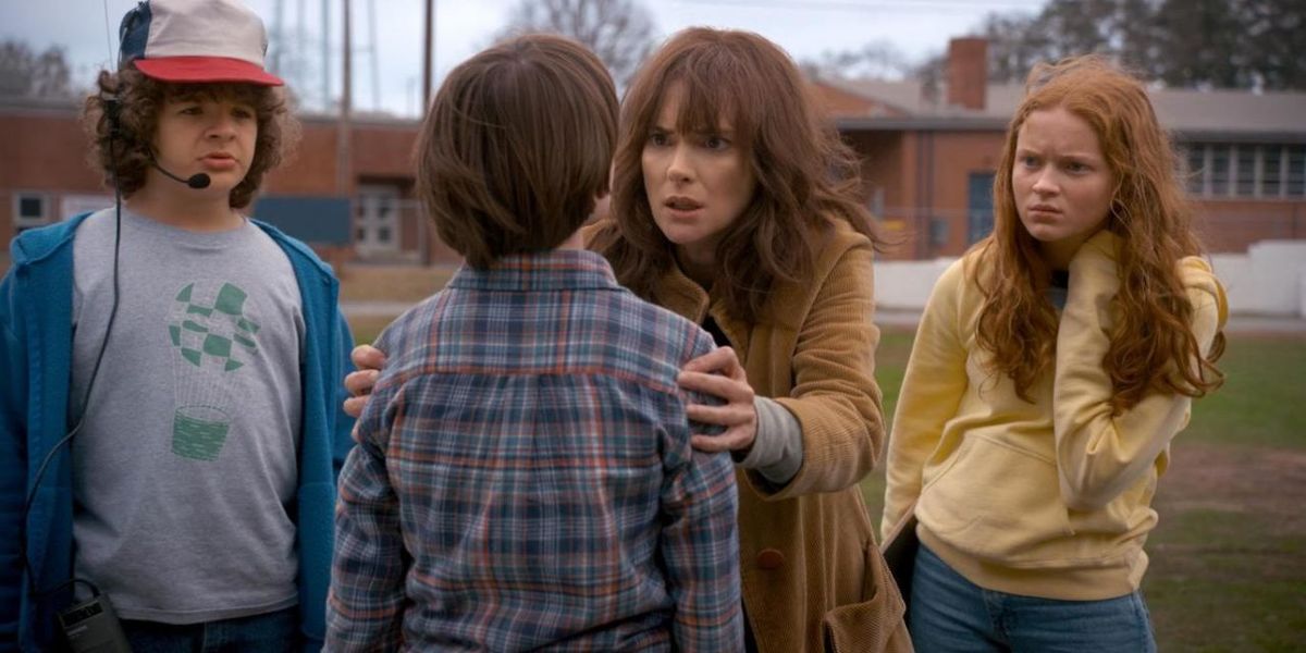 These New Images From Stranger Things Season 2 are Puzzling