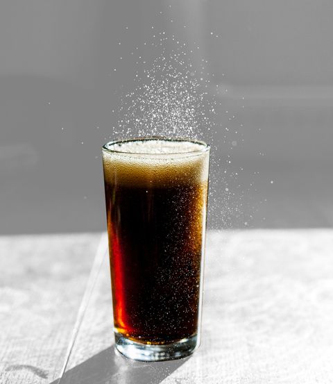 Drink, Pint glass, Beer glass, Beer, Pint, Alcoholic beverage, Highball glass, Lager, Distilled beverage, Root beer, 