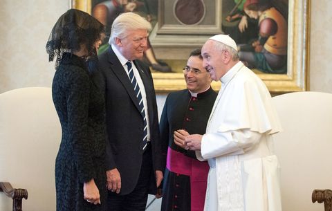 Pope Francis and Trump Photo Shows Pope Didn't Enjoy Meeting with the ...