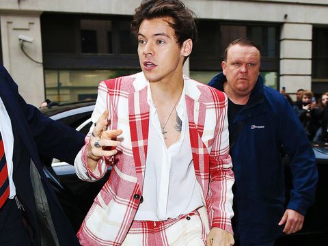 15 Most Stylish Harry Styles Outfits - Harry Styles Best Rocker Looks