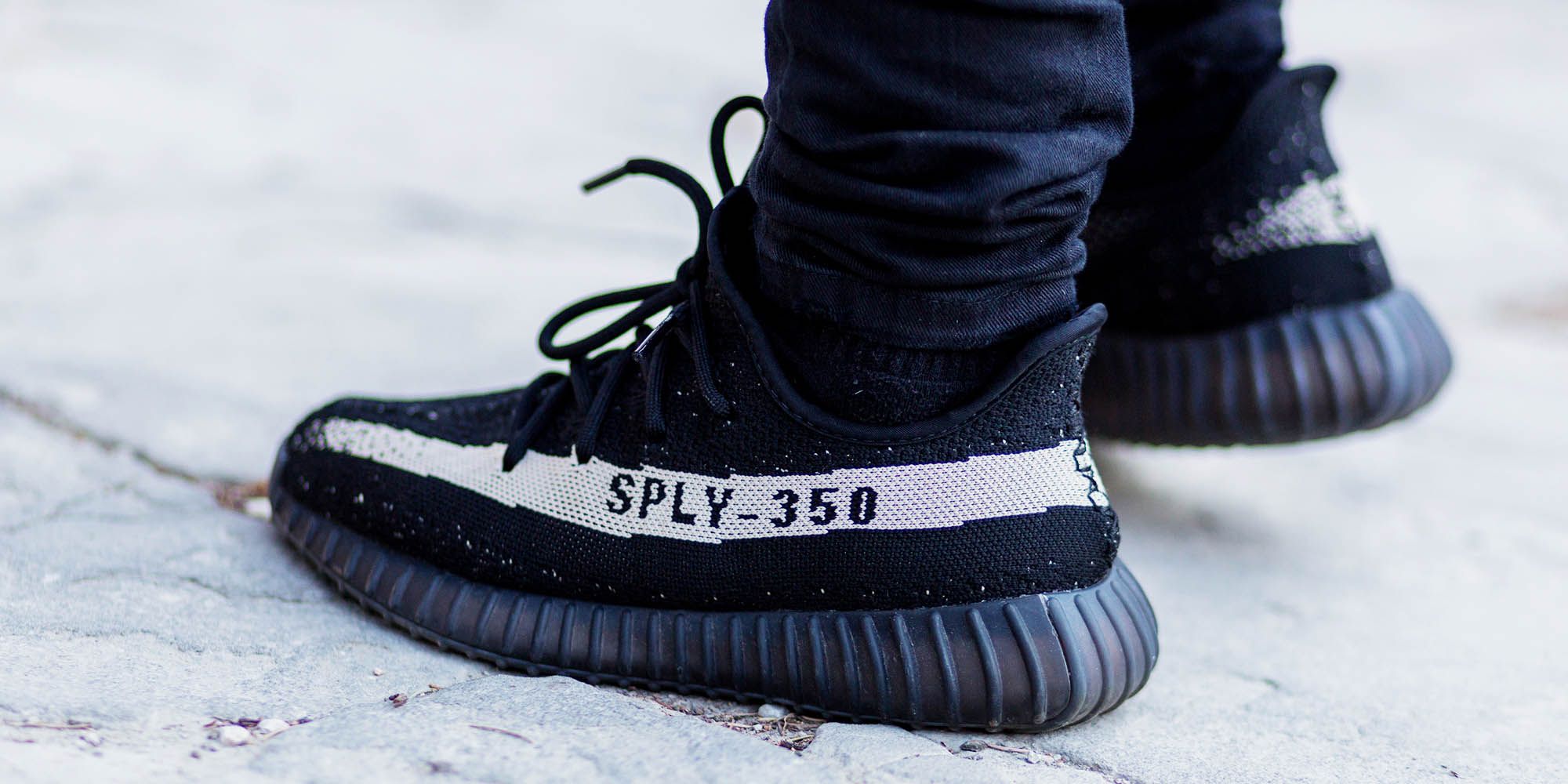 Yeezy Boost 350 V2 With Jeans / Adidas yeezy boost 350 v2 core black ...