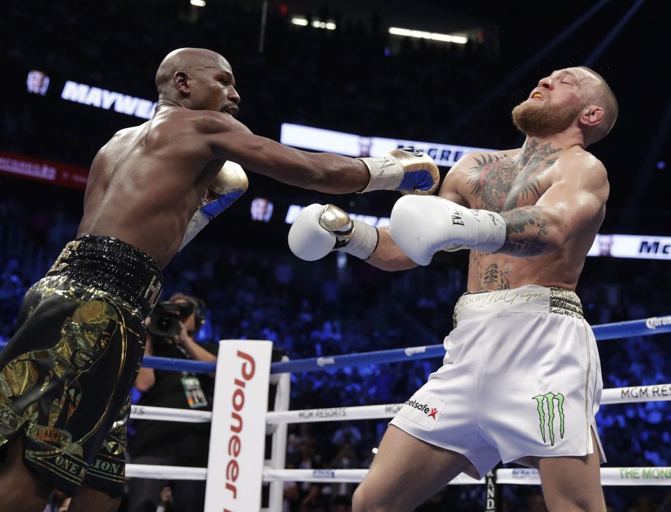 Mayweather Beats McGregor