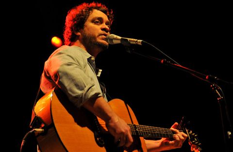 Amos Lee Playlist - 10 Songs That Inspired Amos Lee's New Album