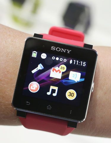 Electronic device, Product, Watch, Display device, Red, Photograph, Gadget, Wrist, Technology, Pink, 