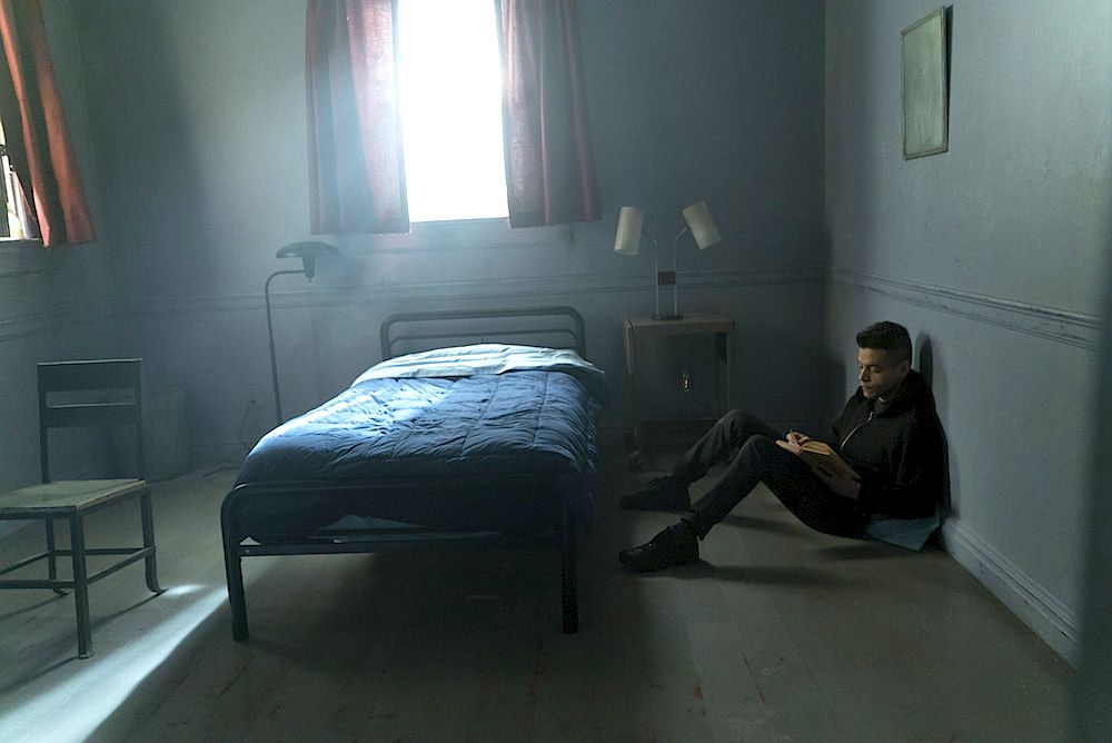 øge angreb Begrænse Mr. Robot Season Two Episode Four Review: Is Style Enough to Save This Show?