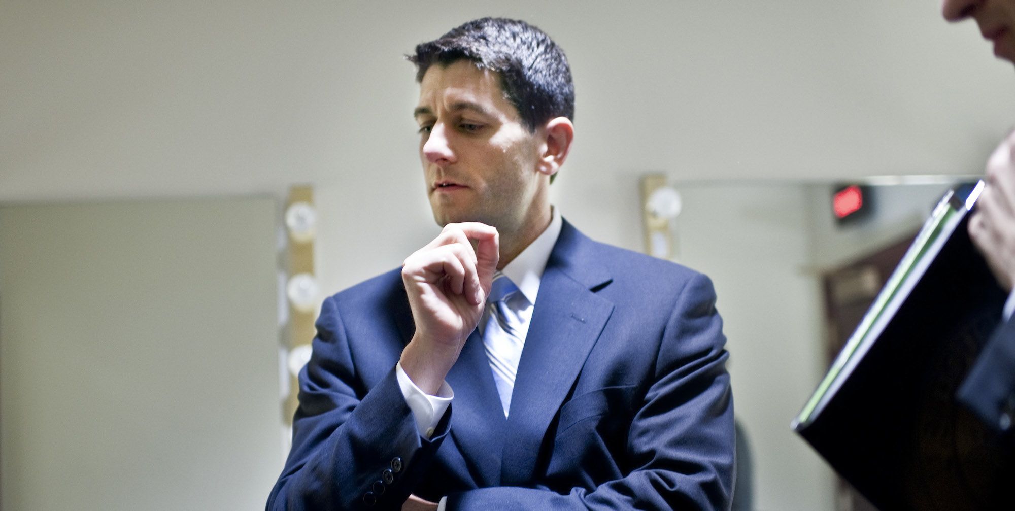 https://hips.hearstapps.com/esquire/assets/16/50/1481751837-paulryan.jpg