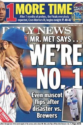 Mr. Met flips off fans with non-existent middle finger after