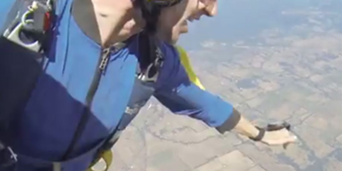 Instructor Saves Skydiver Having A Seizure At 12 000 Feet