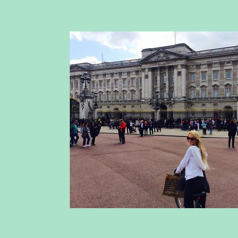 Bryana-Holly-Buckingham-Palace-Instagram-43