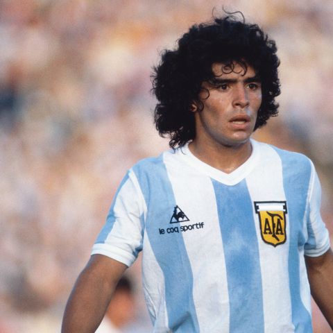 17+ Diego Maradona Young Background