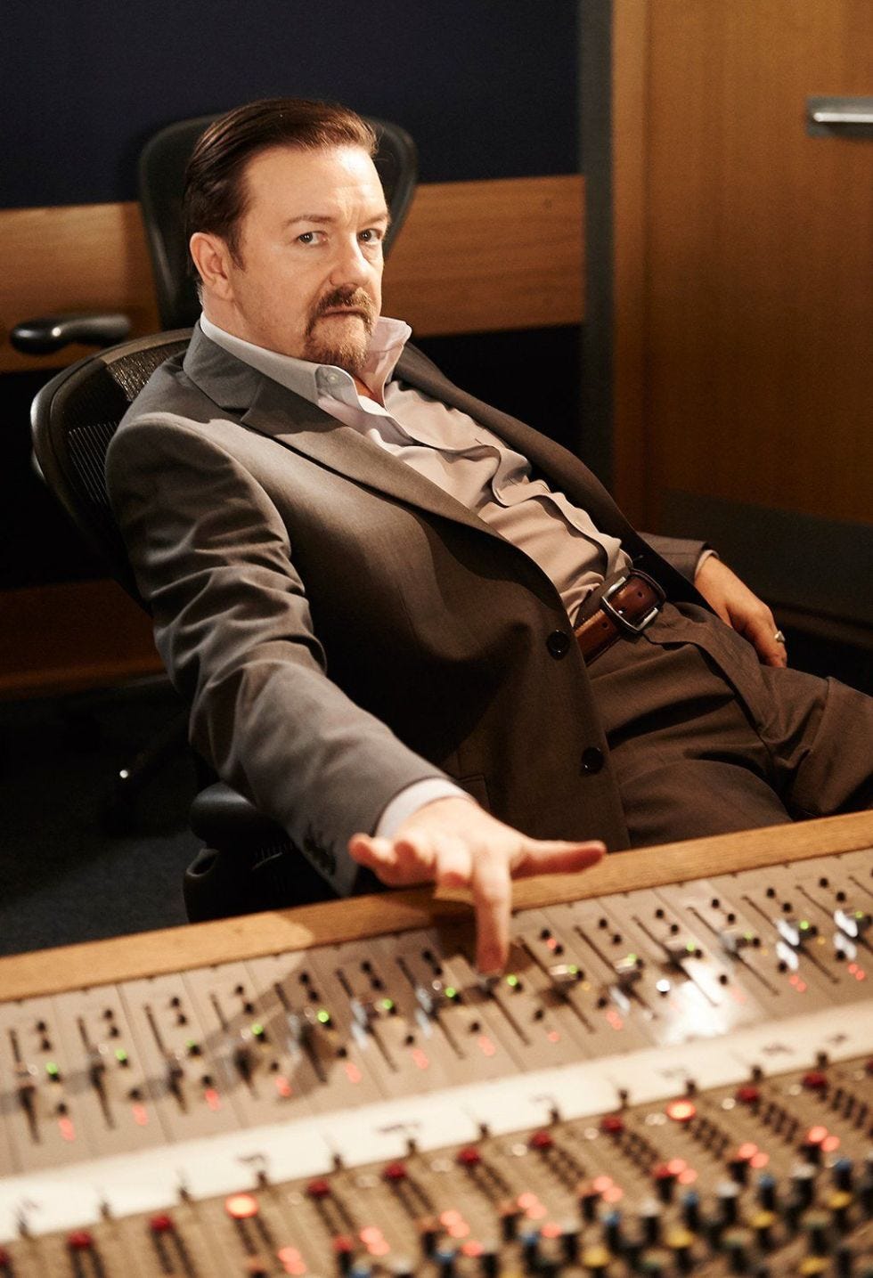 review-david-brent-life-on-the-road