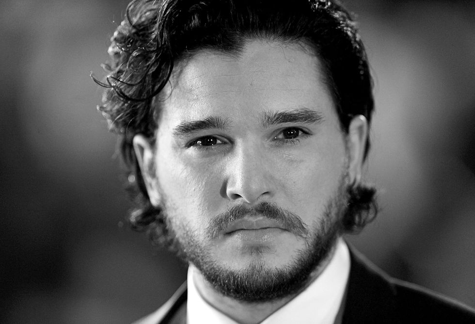 Kit Harrington Shaves Off Beard, Looks Like A Goth