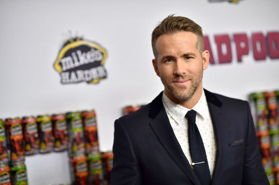 Ryan Reynolds Responds To Twitter Sex Requests In The Funniest Way Ever 