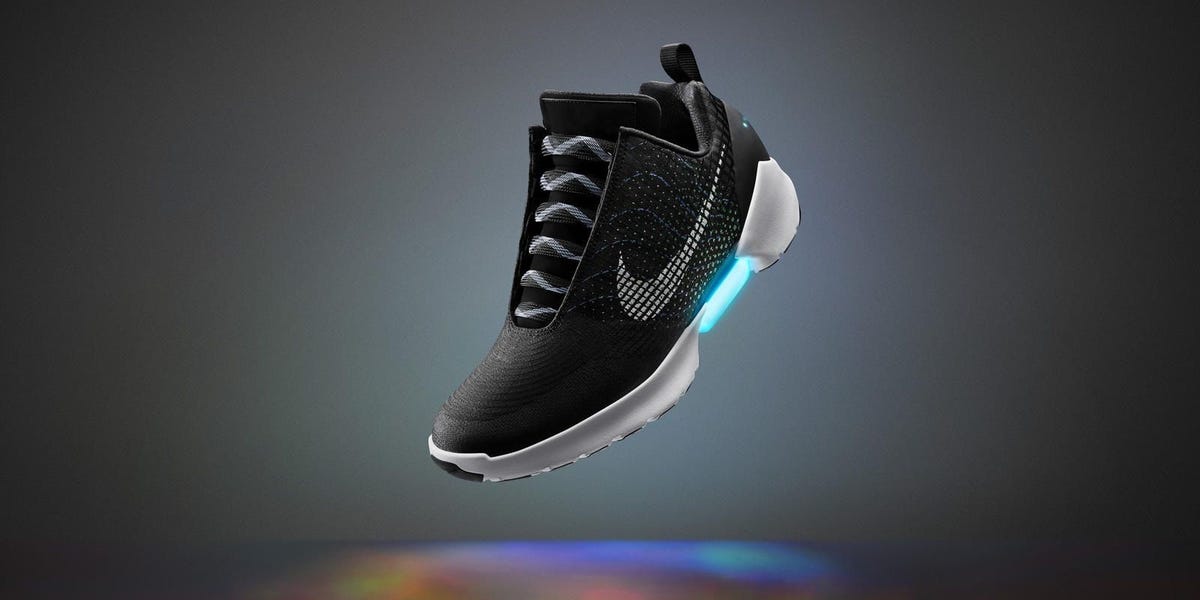 tying nike shoelaces