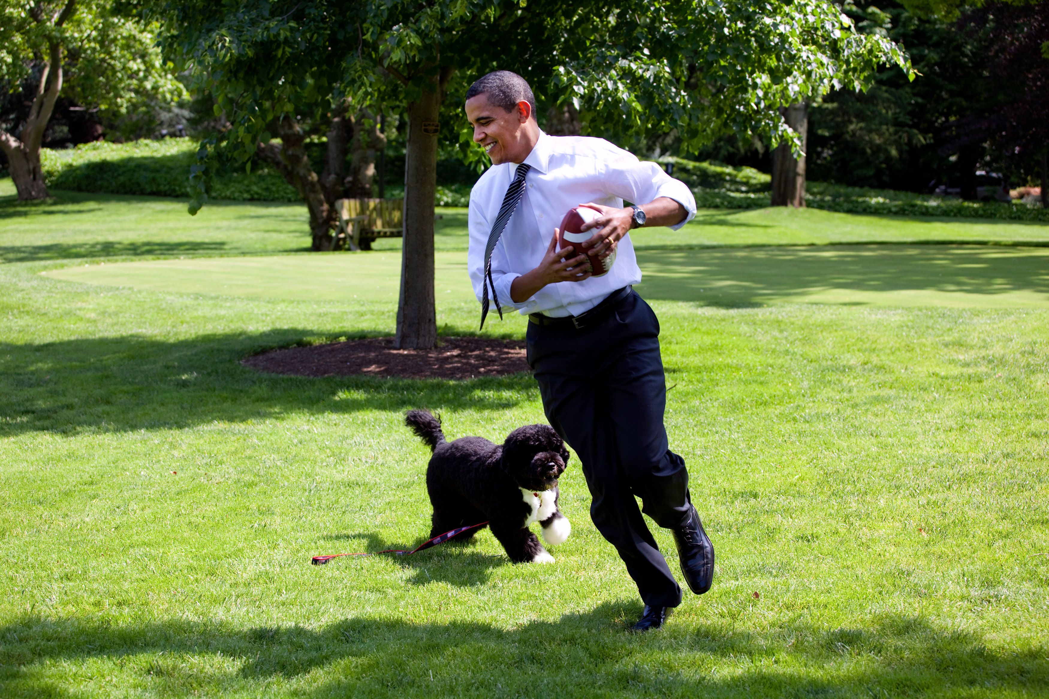 26 Photos Of Obama Being A G That'll Make You Sob Silently Into Your Pillow
