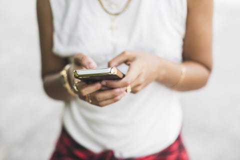 6 sneaky ways your phone is ruining your relationship