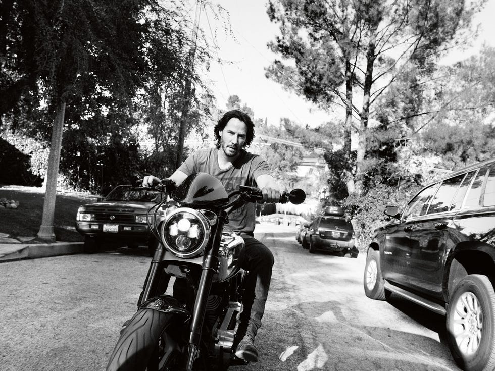 gallery-1486659389-keanu-reeves-esquire-interview-5.jpg?resize=980:*