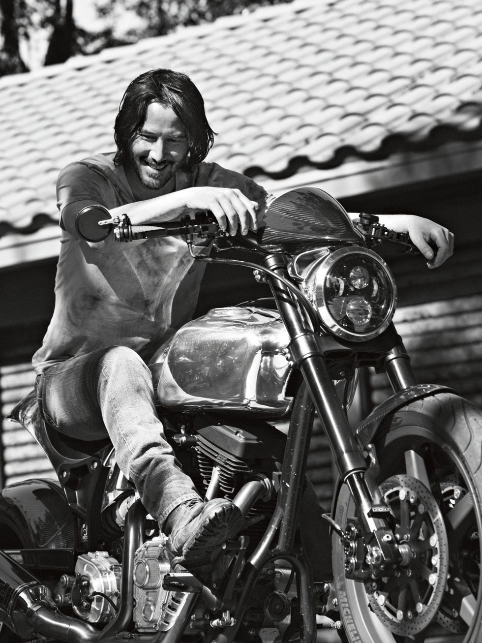 gallery-1486659011-keanu-reeves-esquire-interview-2.jpg?resize=980:*
