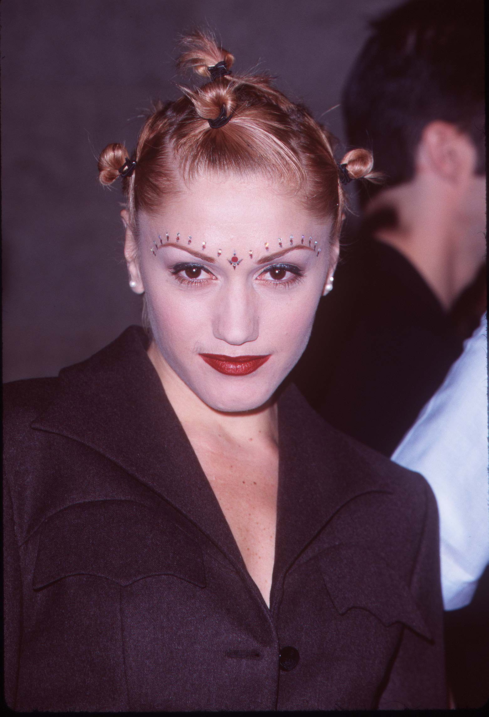 20 Embarrassing 90s Beauty Trends Bad Nineties Hair And Makeup