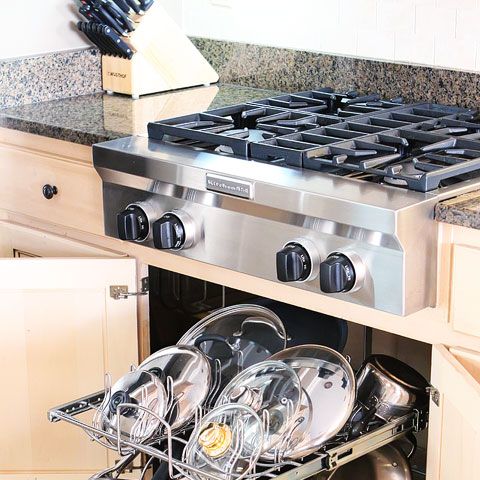 10 Simple Ways to Organize Pots and Pans in Your Kitchen