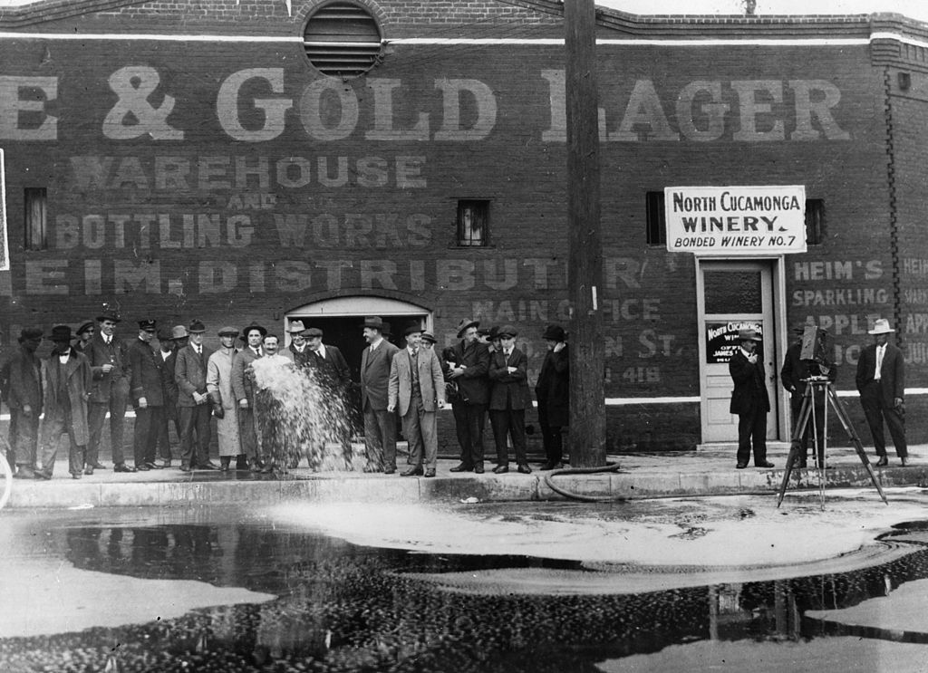 Classic Christmas Moments From The Last 109 Years - Vintage Holiday Photos