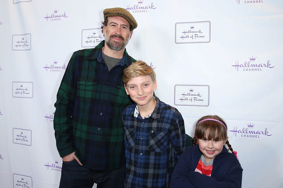 Actor Jason Lee and children, Pilot Inspektor Lee and Casper Lee arrive at Hallmark Hall Of Fame's 'Away & Back' Exclusive Premiere Event at iPic Theaters on January 20, 2015 in Los Angeles, California.