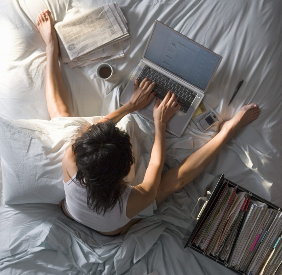 divorce expert tips - woman divorce files bills